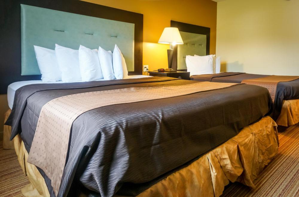 King and Double Room - Non-Smoking interior